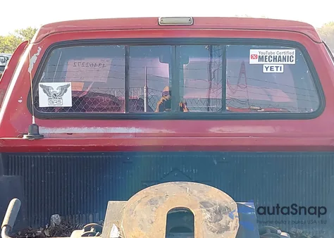 1991 Dodge D-Series D200/D250 z USA, uszkodzony, nr VIN 1B7KE2686MS258942